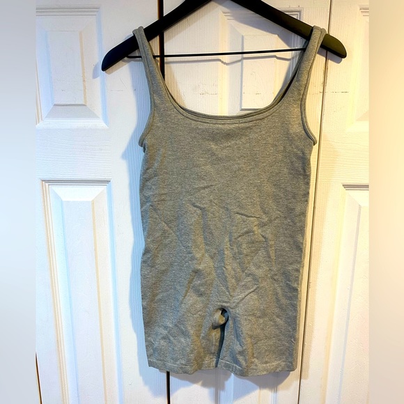 Gray romper - Picture 2 of 4